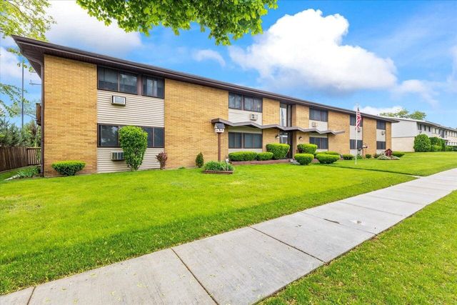 4641 S Howell AVENUE, Milwaukee, WI 53207