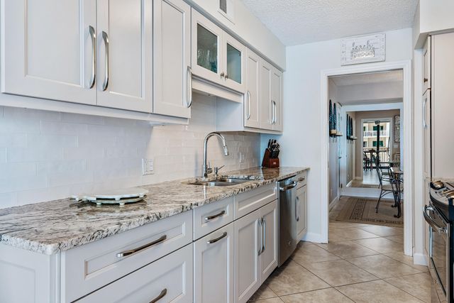 3400 N Ocean Drive 1004, Singer Island, FL 33404