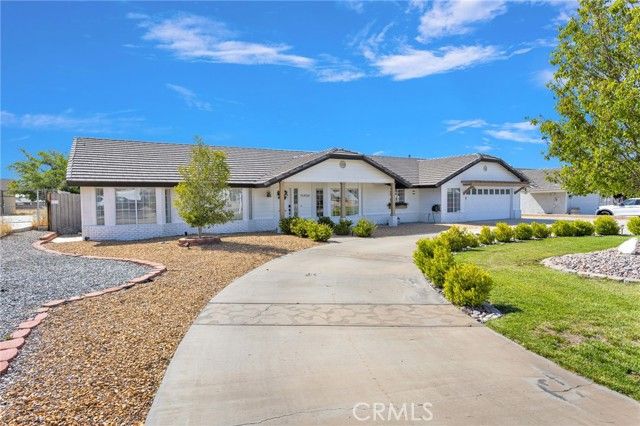 15454 Tuscola, Apple Valley, CA 92307