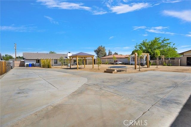 15454 Tuscola, Apple Valley, CA 92307