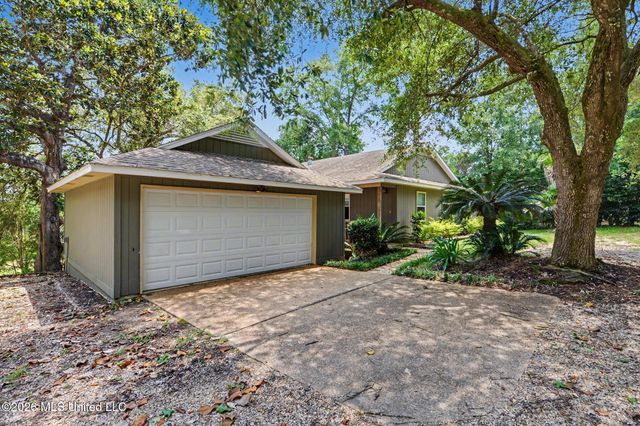 9813 Hidden Lake Road, Vancleave, MS 39565