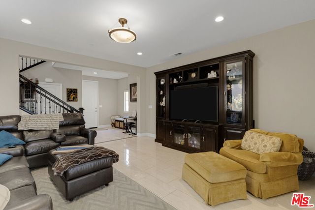 14058 Burdock Drive, Moorpark, CA 93021