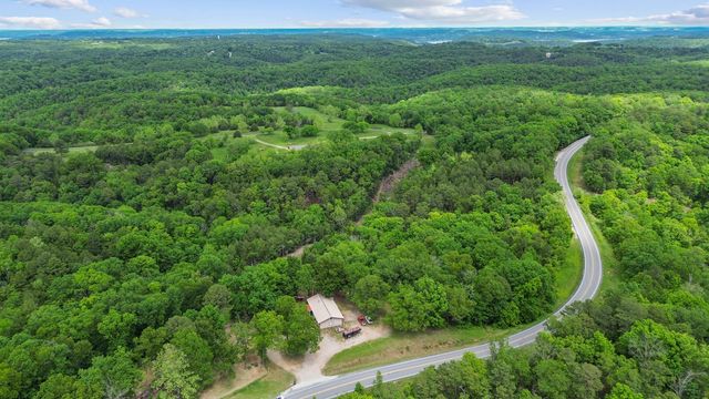 911 Highway 86, Lampe, MO 65681
