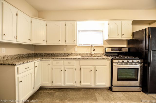 20053 HOMELAND Street, Roseville, MI 48066