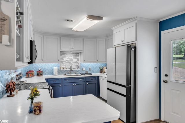 156 Zimmerman Drive, Inman, SC 29349