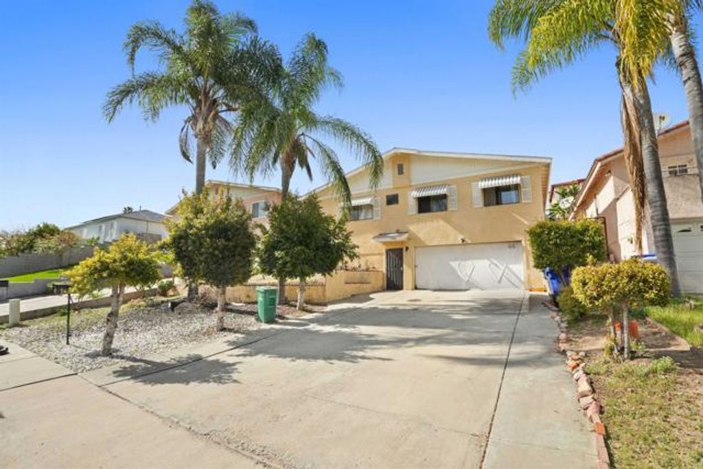 5088 Elkhart St, San Diego, CA 92105