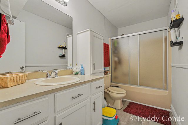 2945 Byron Center Avenue SW E, Wyoming, MI 49519