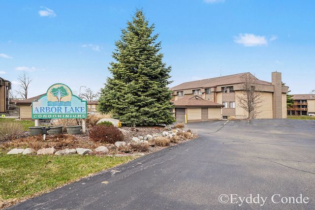 2945 Byron Center Avenue SW E, Wyoming, MI 49519