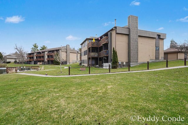 2945 Byron Center Avenue SW E, Wyoming, MI 49519