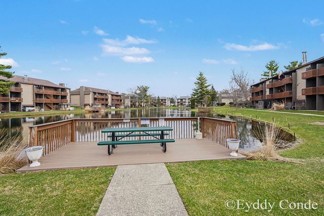 2945 Byron Center Avenue SW E, Wyoming, MI 49519