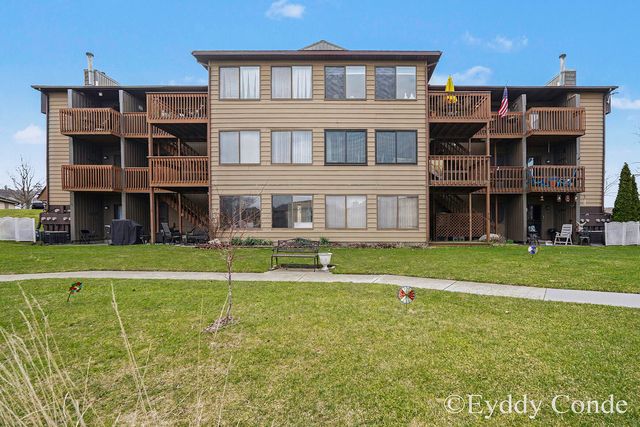 2945 Byron Center Avenue SW E, Wyoming, MI 49519
