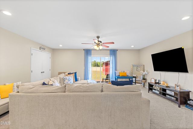 117 Holly Avenue, Dunn, NC 28334