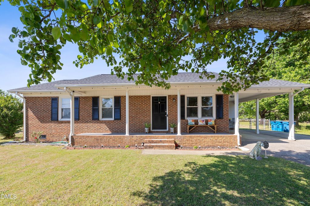 117 Holly Avenue, Dunn, NC 28334