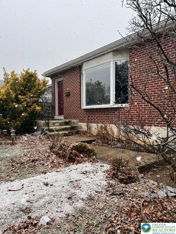 2215 West Congress, Allentown City, PA 18104