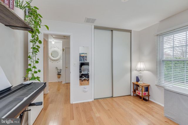 5 BERKSHIRE CT, Bordentown, NJ 08505