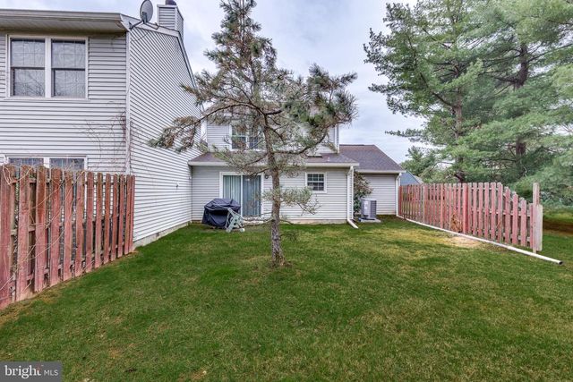 5 BERKSHIRE CT, Bordentown, NJ 08505