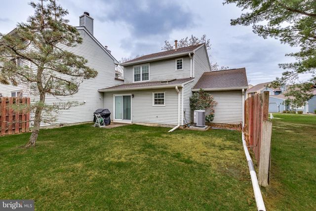 5 BERKSHIRE CT, Bordentown, NJ 08505