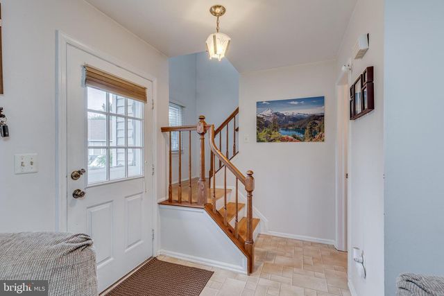 5 BERKSHIRE CT, Bordentown, NJ 08505