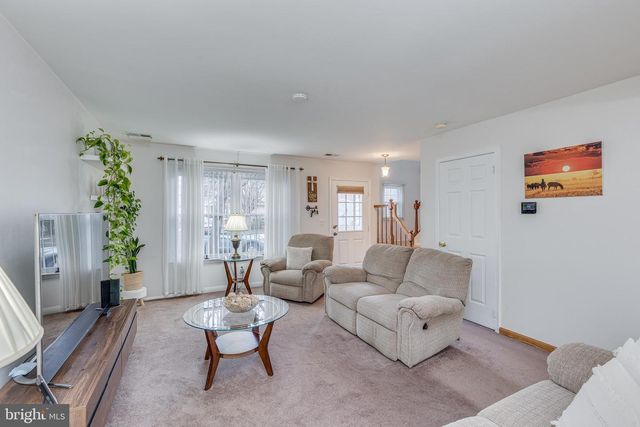 5 BERKSHIRE CT, Bordentown, NJ 08505