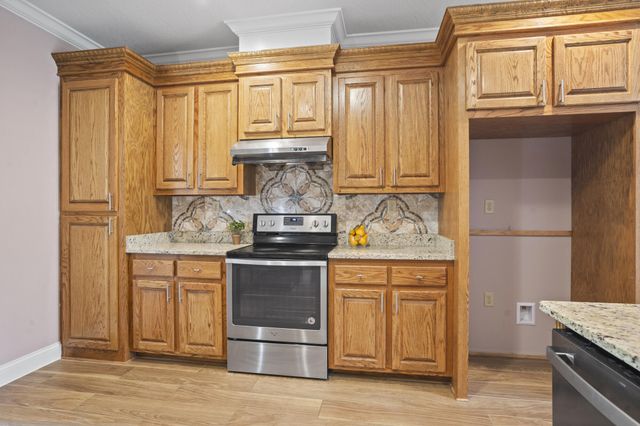 66 W Shore Dr., Hattiesburg, MS 39402