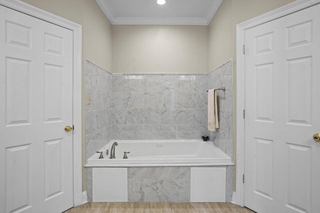 66 W Shore Dr., Hattiesburg, MS 39402