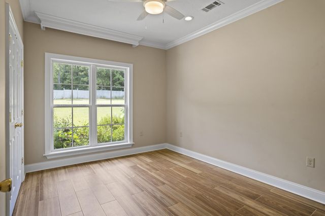 66 W Shore Dr., Hattiesburg, MS 39402