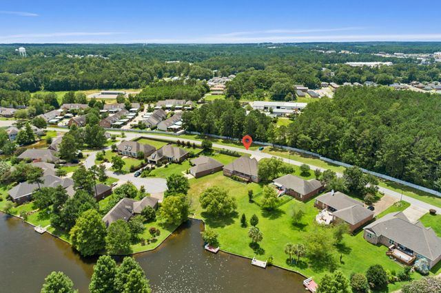 66 W Shore Dr., Hattiesburg, MS 39402