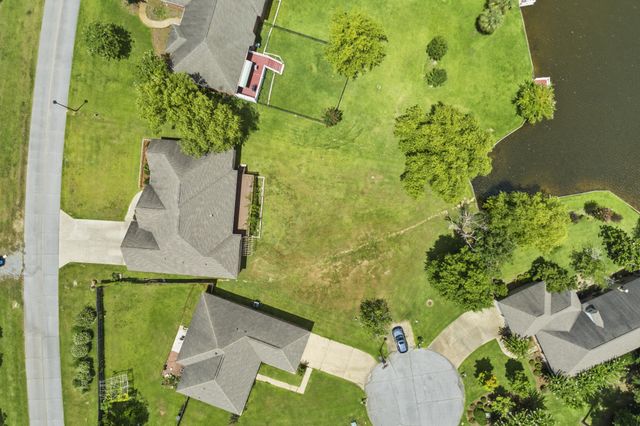 66 W Shore Dr., Hattiesburg, MS 39402