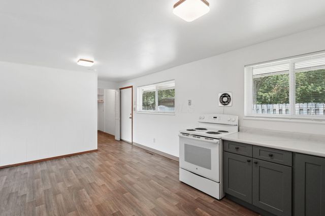 6634 Bartlett Road, Reynoldsburg, OH 43068