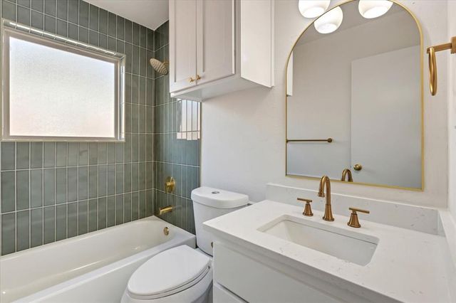 433 W Forest Drive, Mustang, OK 73064