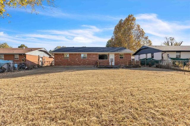 433 W Forest Drive, Mustang, OK 73064