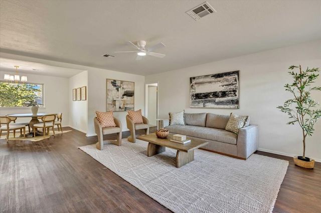 433 W Forest Drive, Mustang, OK 73064