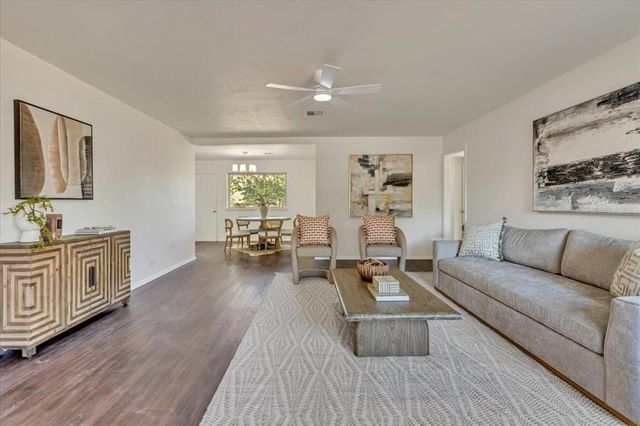 433 W Forest Drive, Mustang, OK 73064