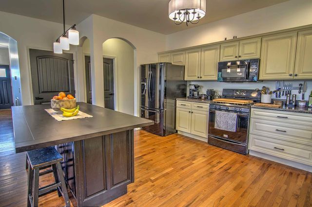 145 Bell Lake Drive, Trenton, GA 30752