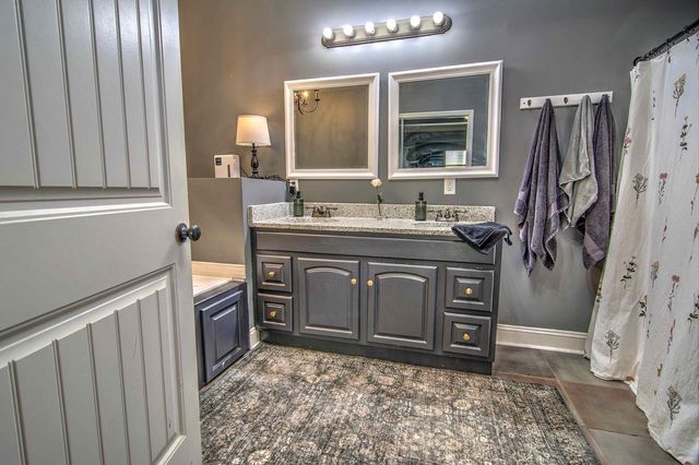 145 Bell Lake Drive, Trenton, GA 30752