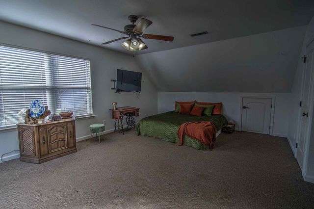 145 Bell Lake Drive, Trenton, GA 30752