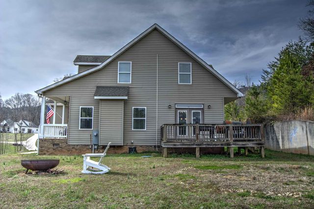 145 Bell Lake Drive, Trenton, GA 30752