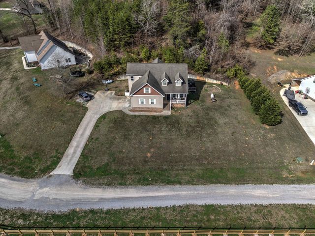 145 Bell Lake Drive, Trenton, GA 30752