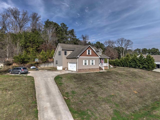 145 Bell Lake Drive, Trenton, GA 30752