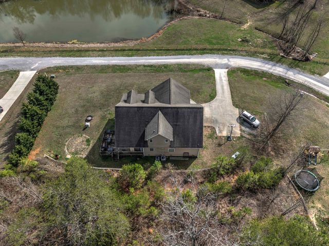 145 Bell Lake Drive, Trenton, GA 30752