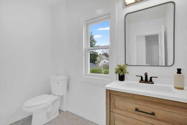51 Hartford Ter, Springfield, MA 01118