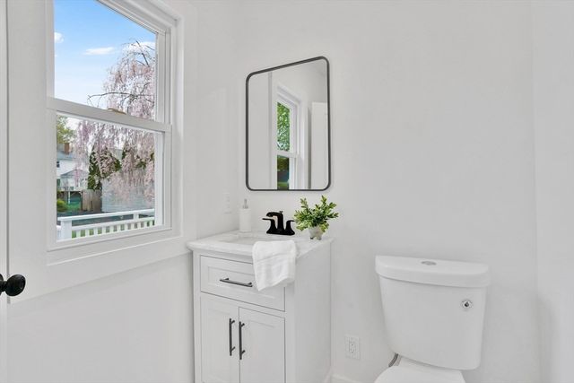 51 Hartford Ter, Springfield, MA 01118