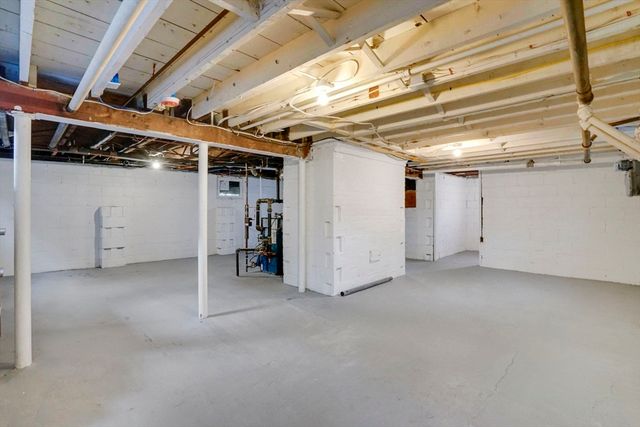 51 Hartford Ter, Springfield, MA 01118
