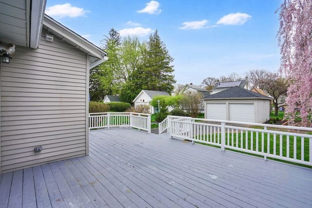 51 Hartford Ter, Springfield, MA 01118