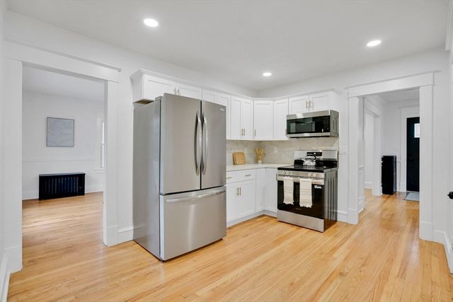 51 Hartford Ter, Springfield, MA 01118