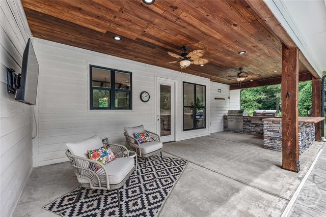 5304 S Apple Valley Road, Jefferson, GA 30549