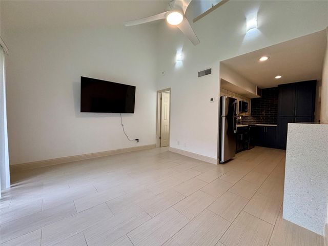 12900 Walden Road 508E, Montgomery, TX 77356