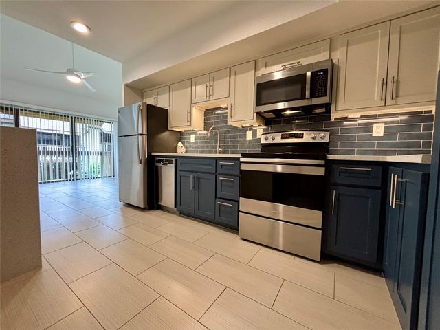 12900 Walden Road 508E, Montgomery, TX 77356