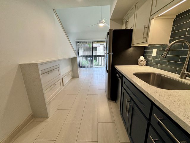 12900 Walden Road 508E, Montgomery, TX 77356