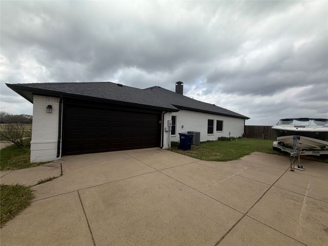 154 Whispering Winds Drive, Gunter, TX 75058